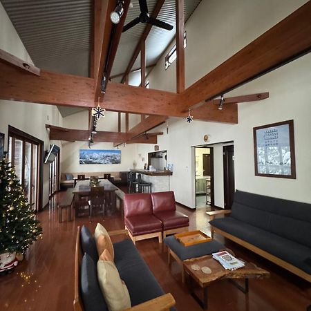 Bears Den Mountain Lodge هاكوبا المظهر الخارجي الصورة