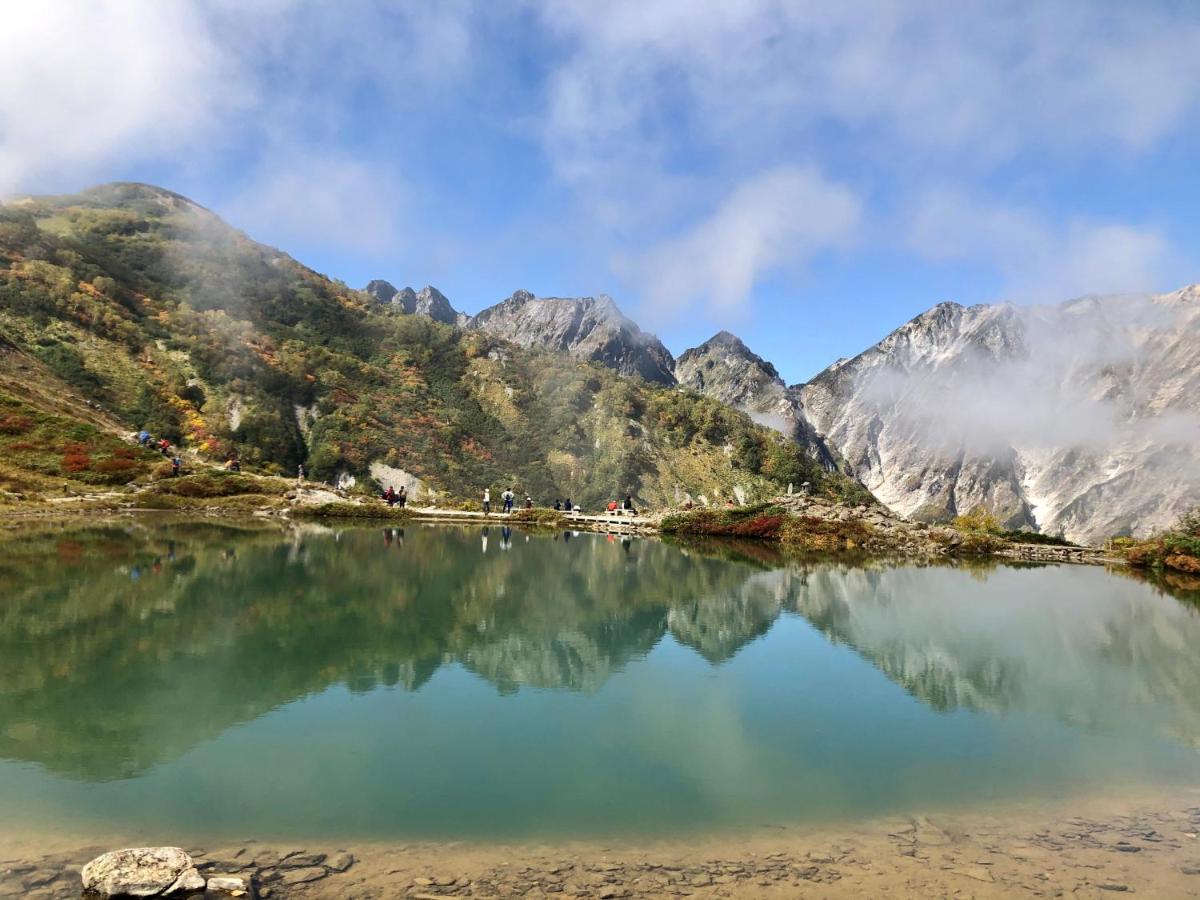Bears Den Mountain Lodge هاكوبا المظهر الخارجي الصورة