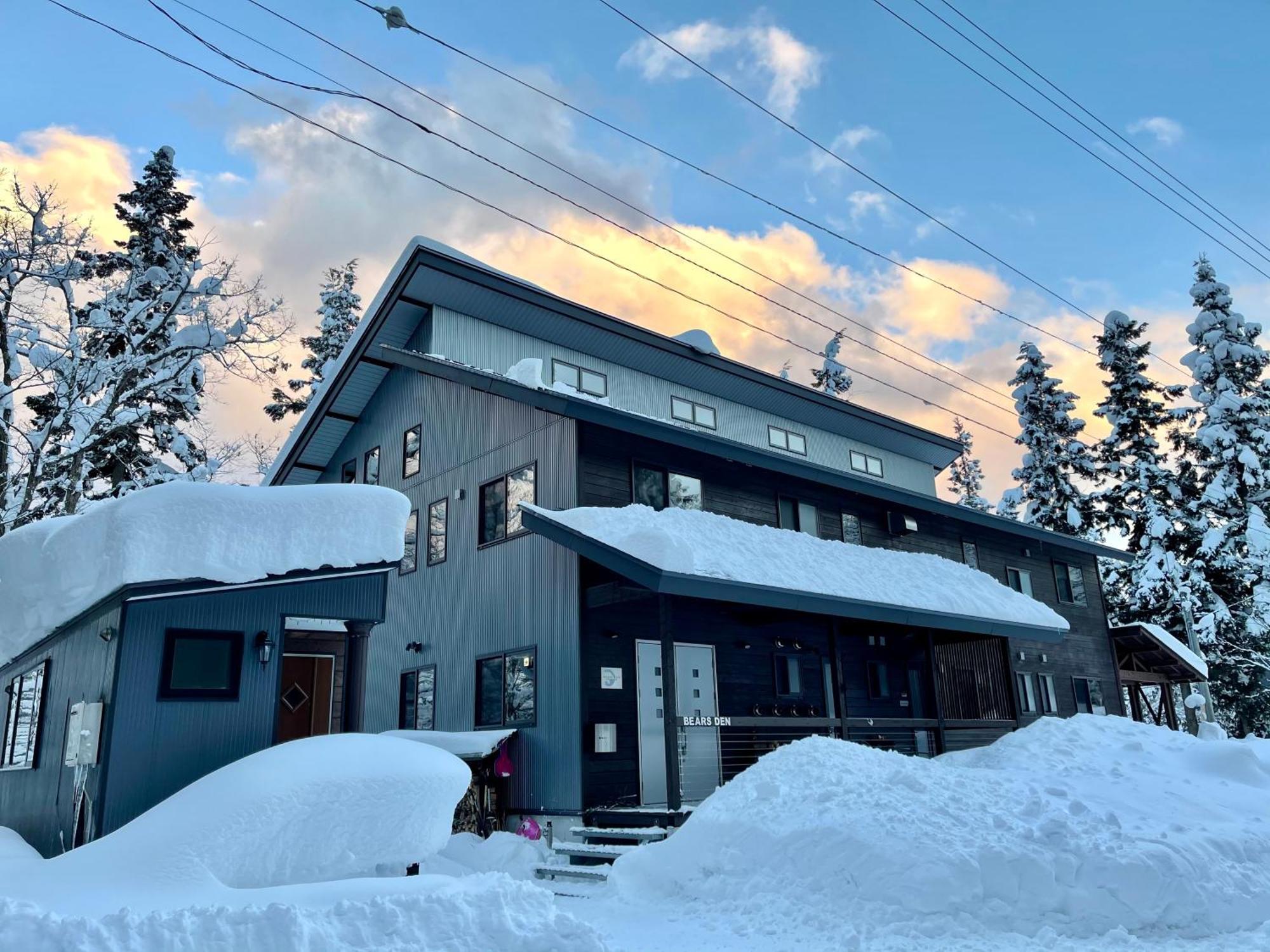 Bears Den Mountain Lodge هاكوبا المظهر الخارجي الصورة