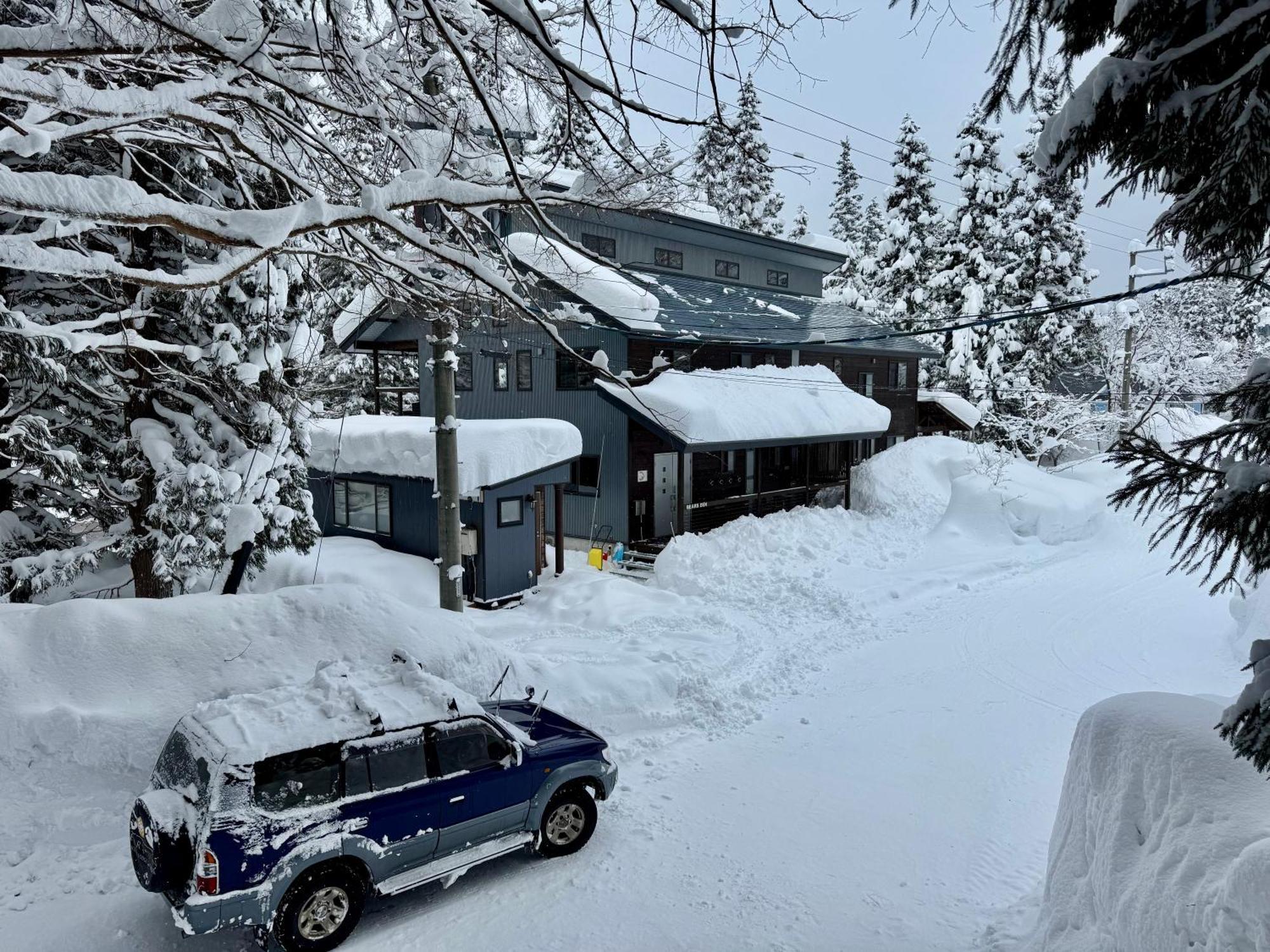 Bears Den Mountain Lodge هاكوبا المظهر الخارجي الصورة