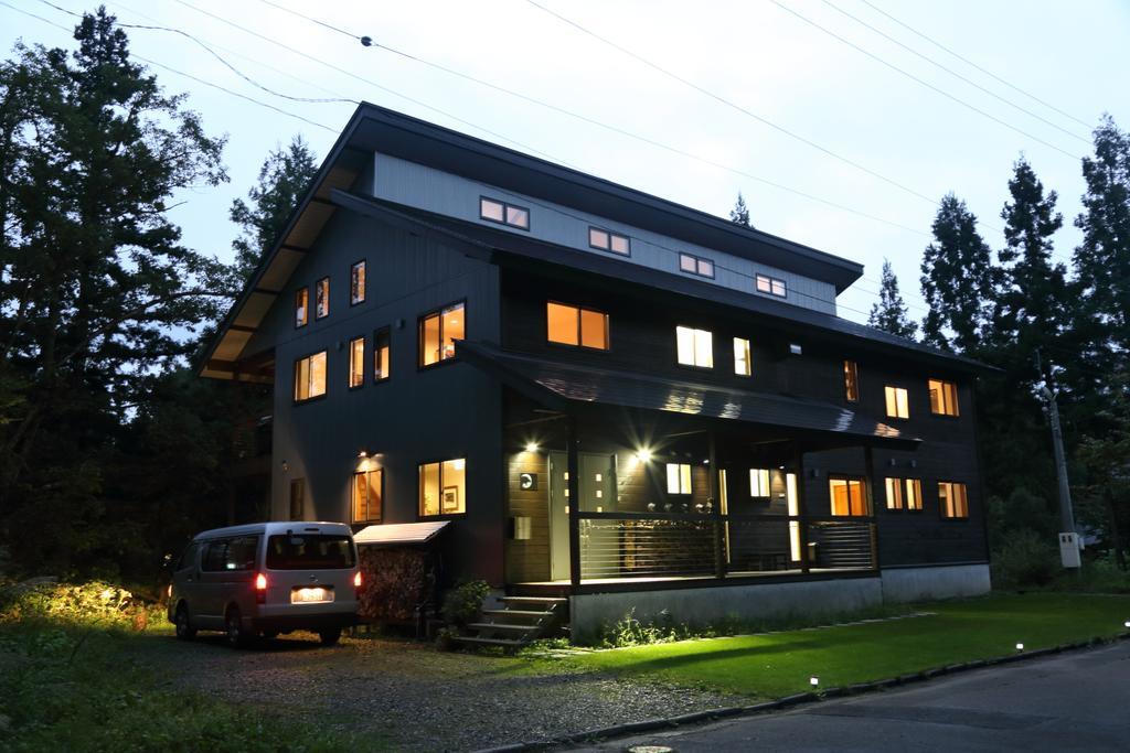 Bears Den Mountain Lodge هاكوبا المظهر الخارجي الصورة
